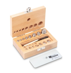 [EN]: Set of weights F2, 1mg...50g, stainless steel, finely turned, wooden box