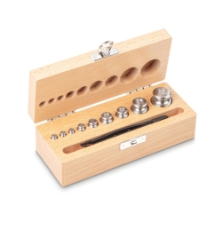 [EN]: Set of weights F2, 1g...100g stainless steel, finely turned, wooden box