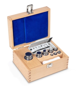 [EN]: Weight kit F1 ECO-form, 1mg...500g stainless steel polished, in wood box, incl. glove, tweezers and dust brush