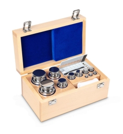 [EN]: Weight kit F1 ECO-form, 1g...2kg stainless steel polished, in wood box, incl. glove and tweezers