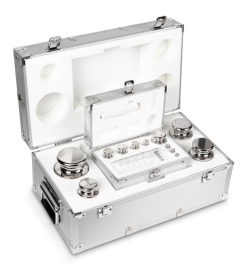 [EN]: Weight kit F1 ECO-form, 1g...5kg stainless steel polished, in aluminium case, incl. glove and tweezers