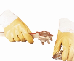 [EN]: Barrel key from bronze