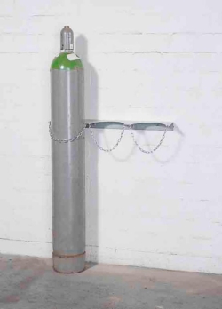 [EN]: Gas bottle wall mounting for 3x230er gas bottles