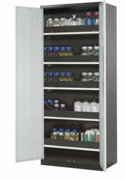 [EN]: Safety cabinet Chemicals 810x520x1950mm (WxDxH), RAL 7016/RAL 7035 5 x tray pull-out with PP tray