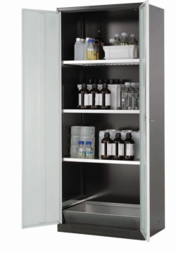 [EN]: Saftey cabinet chemicals 810x520x1950mm (WxDxH), RAL7035, 3x FB St.bl. besch.gl. 1x BW.S St.bl. vz CS