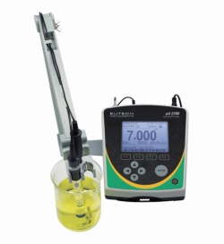 Medidores de pH Eutech™ PH2700, con electrodo pH y sonda CAT